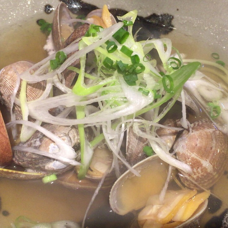 愛知産大粒あさり酒むし(さかなや 市場食堂)