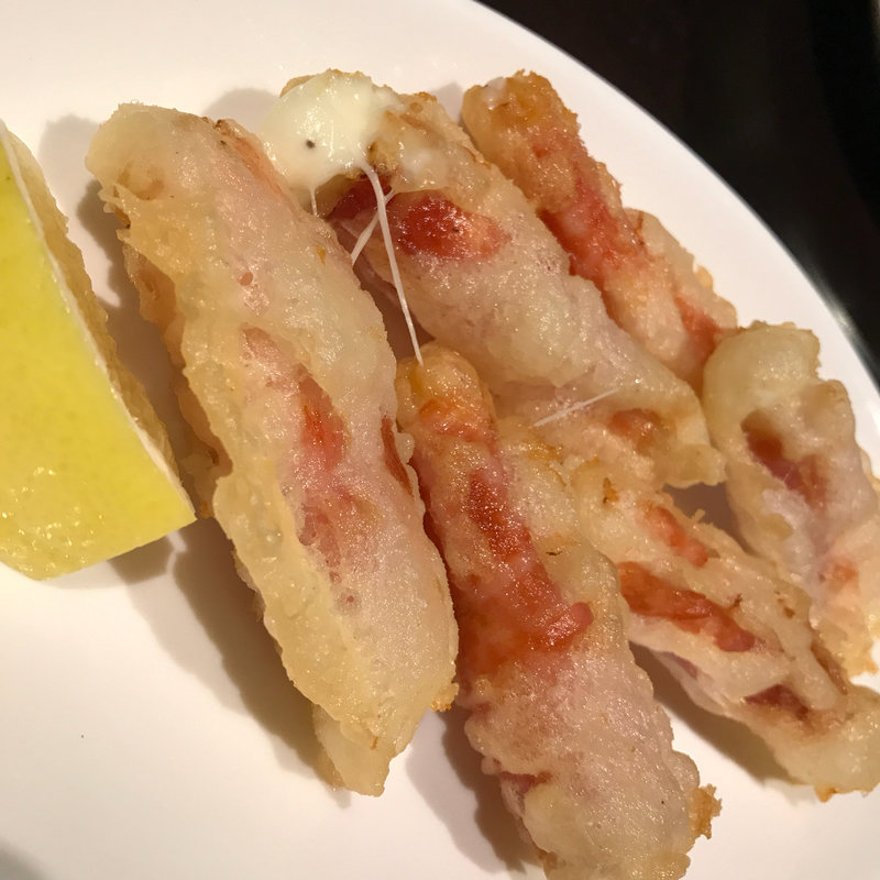 ベーコンを巻いたモッツァレラフリット(LEGAME)