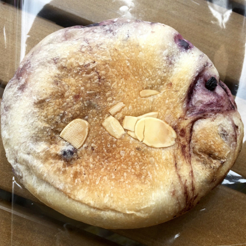 ブルーベリークリームチーズ(ベーカリー プロテア)