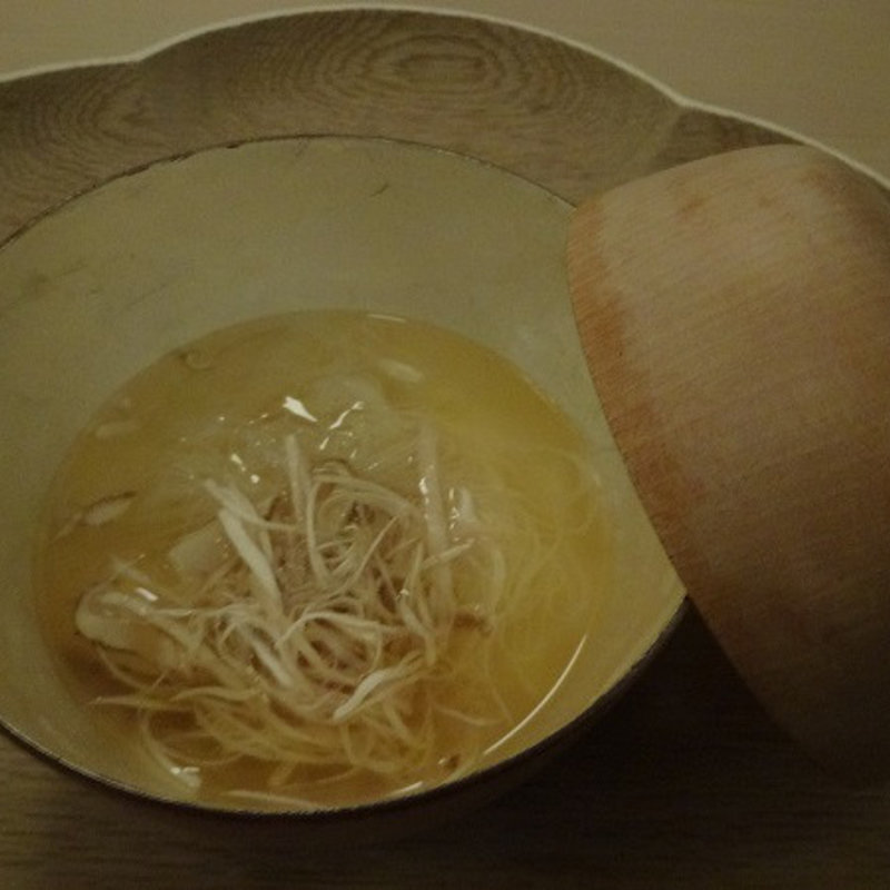 松茸のお吸い物(八雲茶寮)