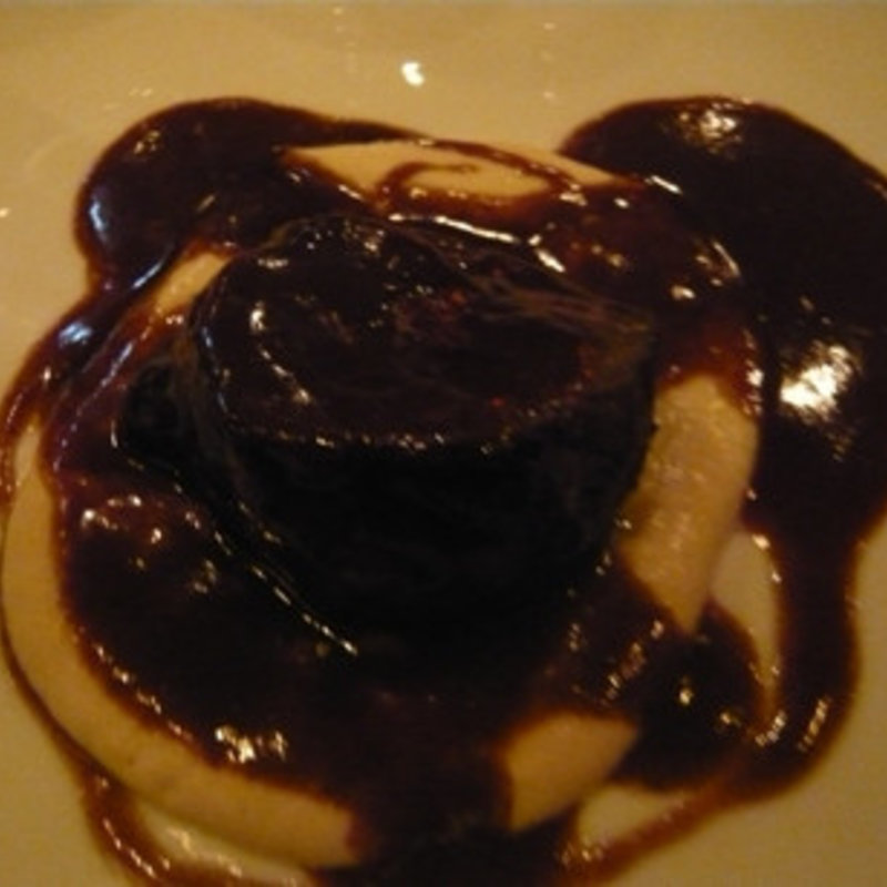 蝦夷鹿の赤ワイン煮込み(ジョンティアッシュ )