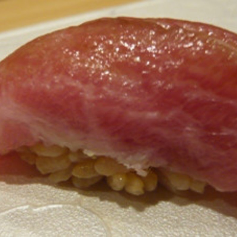 大間産　まぐろ二貫(尾崎幸隆 （おざきゆきたか）)