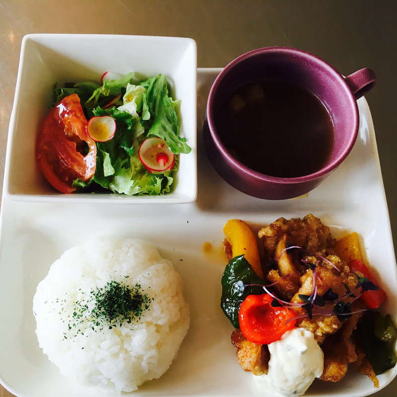 チキン南蛮ランチ（ひとくちスープサラダお替り自由ごはん付）(MOTEL （モーテル）)