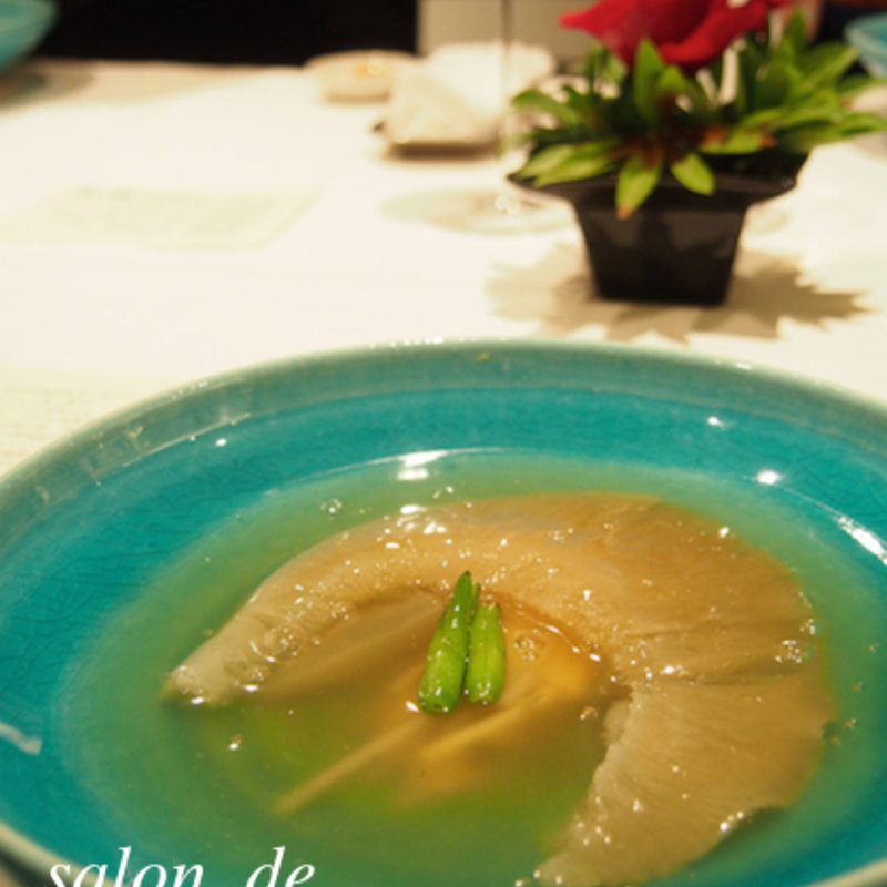 フカヒレの姿煮込み(海鮮名菜　香宮 （シャングウ）)