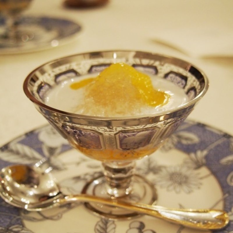 燕の巣のマンゴーソース掛け(銀座 飛雁閣)