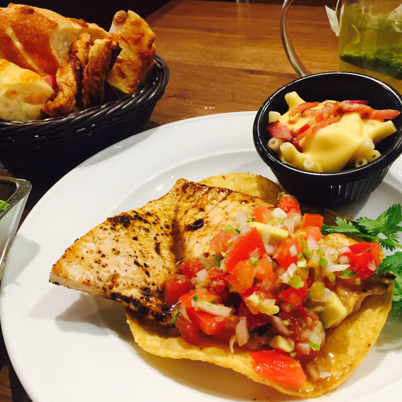 カジキマグロソテー&マカロニチーズ(クロスロードベーカリー)