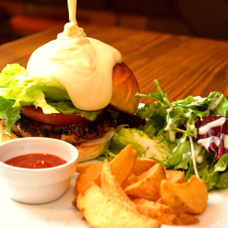 名物！チーズシャワーバーガー(バークレーカフェ )