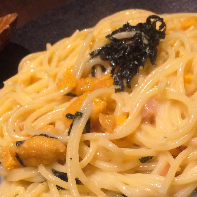 生ウニ乗せクリームパスタ(炭火台所 さらり 岡山今店 （すみびだいどころ）)