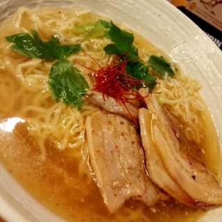 海老薫醤油ラーメン(麺劇場 玄瑛)