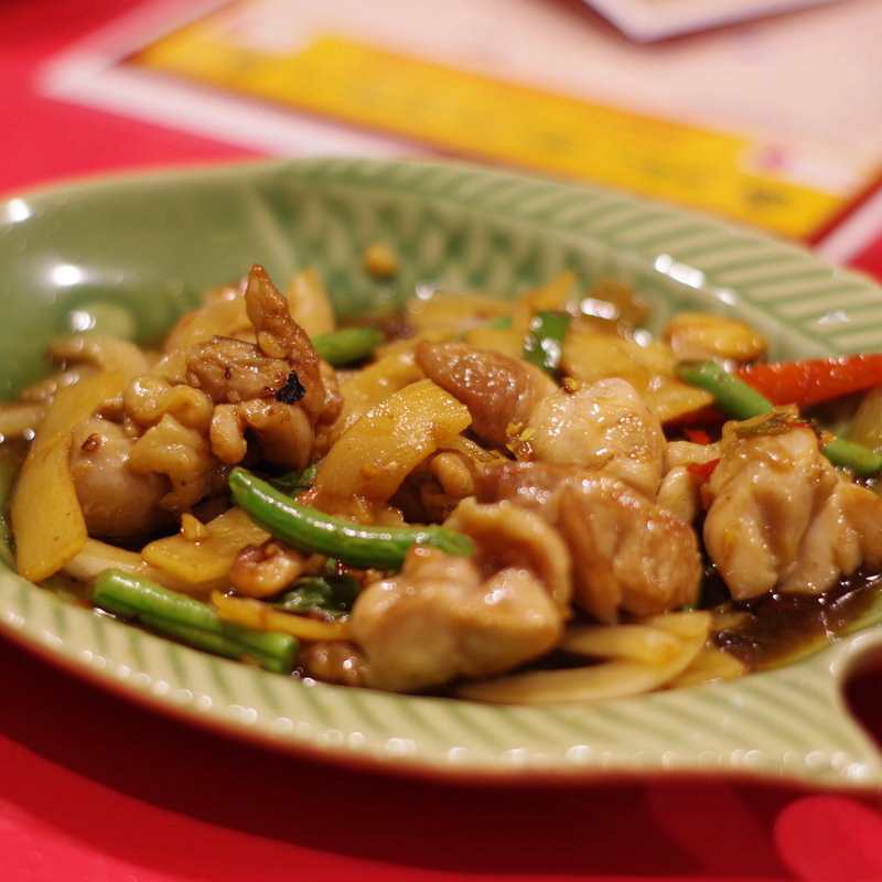 鶏肉のバジル炒め パッキーマオガイ(姫路のタイ屋台 玲)