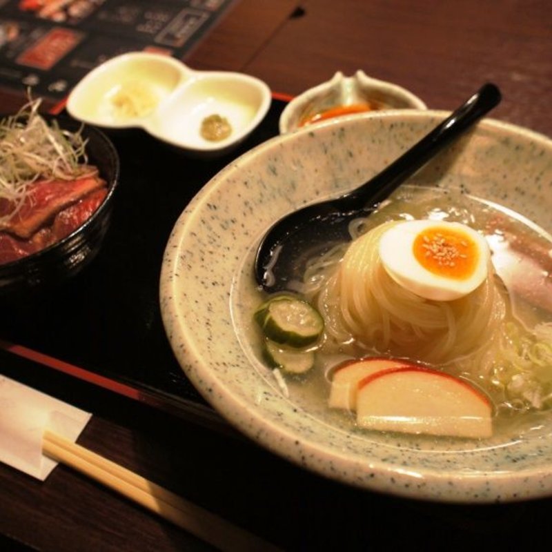 米沢牛ミニ丼と冷麺のセット(備長炭焼肉としゃぶしゃぶ 仔虎 国分町店 )