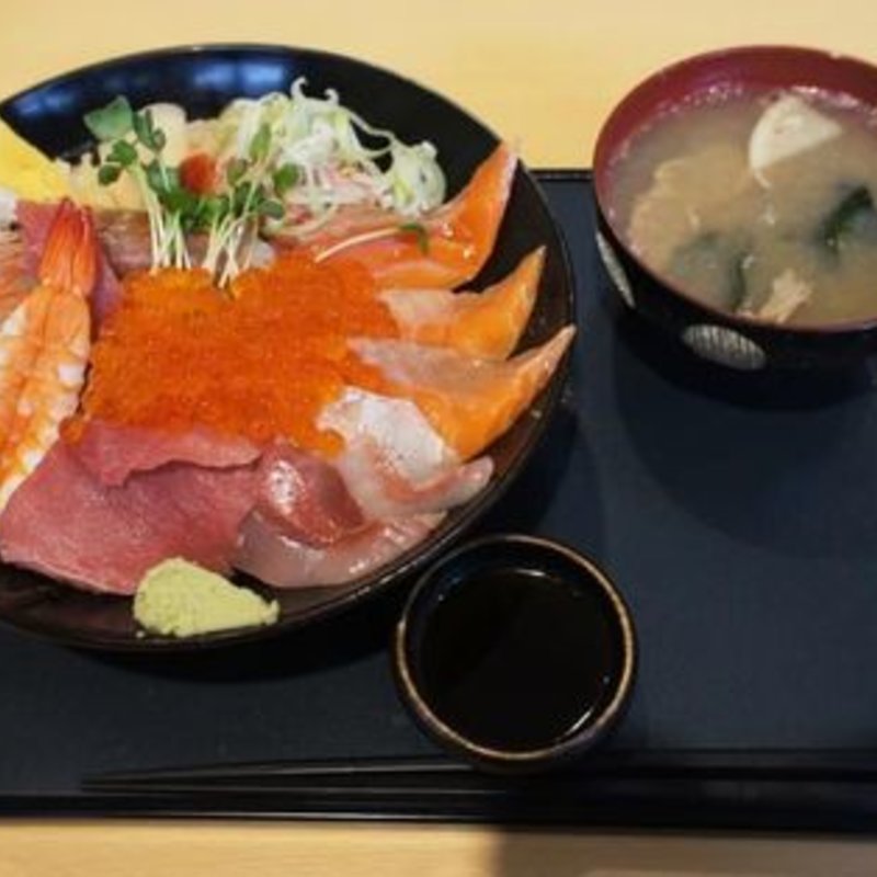 特選海鮮丼(竹)(うみの駅 七のや )