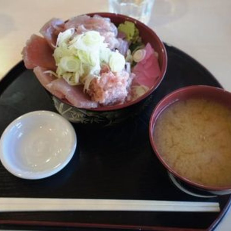 鮪三種丼(千屋 （センヤ）)