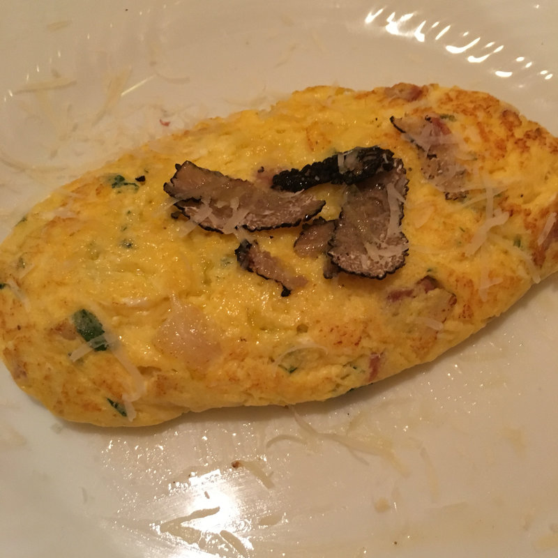 白アスパラガスとトリュフのオムレツ(Cuore)