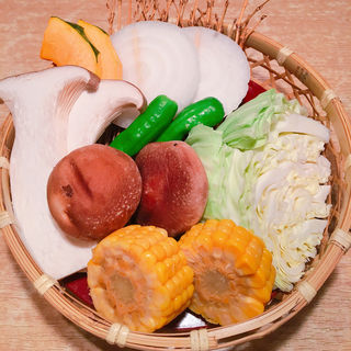 焼野菜7種盛り合わせ(七輪焼肉 肉屋 )