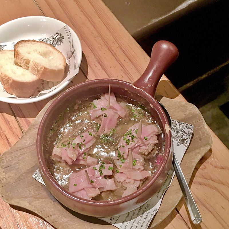 マッシュルームとベーコンのアヒージョ(スペイン食堂BAR DECO)