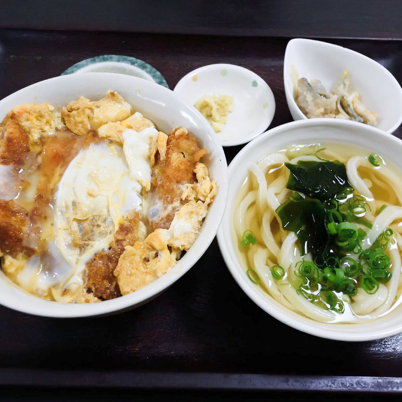 かつ丼定食(大西うどん )