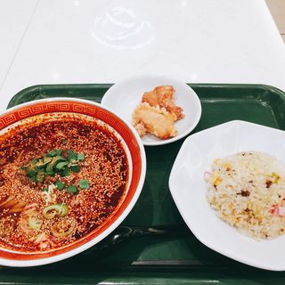マーラー麺と炒飯トリカラパワーセット(紅虎厨房 越谷イオンレイクタウン店)