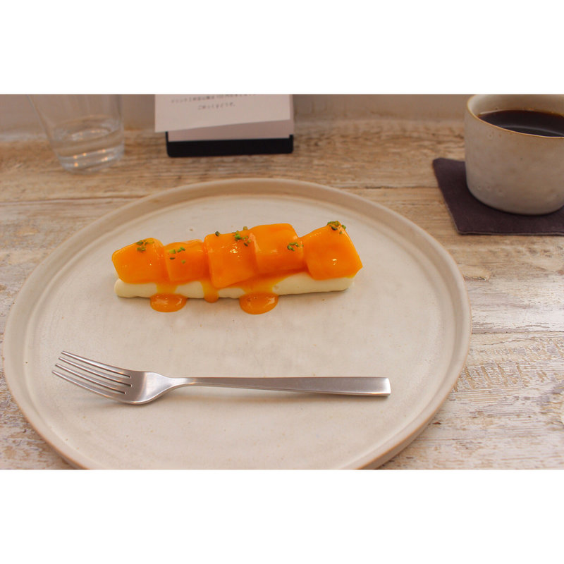 マンゴーのレアチーズケーキ(サンス エ サンス （sens et sens）)