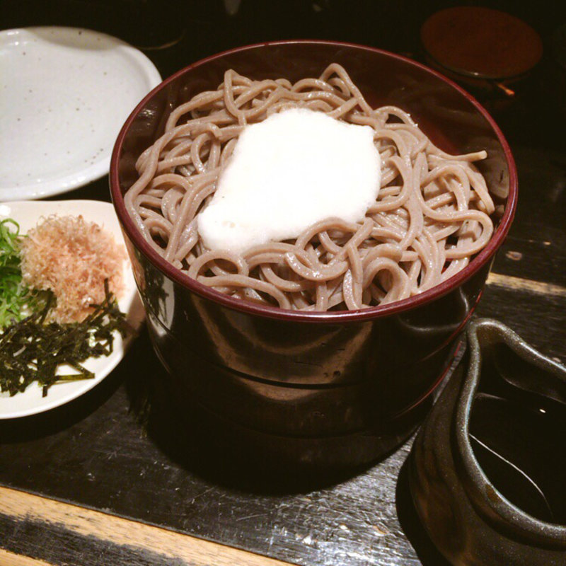 とろろ割子そば(出雲そば 炭火やきとり とびた 谷町店)