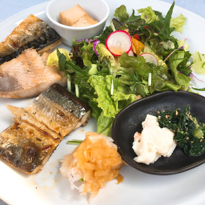 焼魚3種盛り（サバ、ホッケ、サンマ）(ティー・シゼン （t.shizen）)