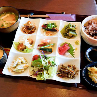 13種類30品目ランチ(蔵人 （くらんど）)