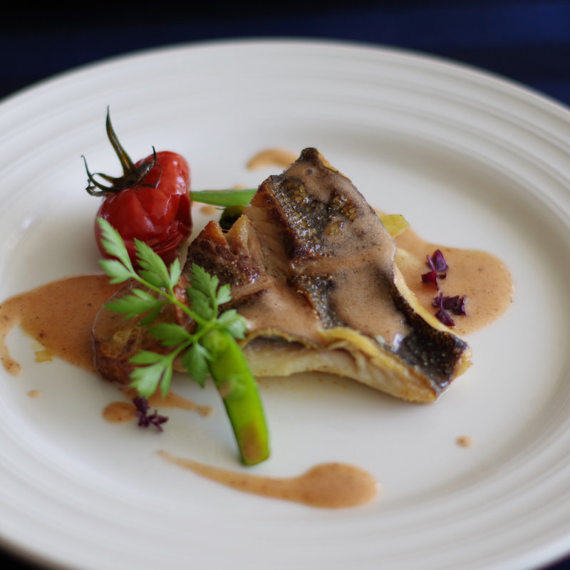 イサキのポワレ 赤じそのバターソース(ラ・プラージュ （La・Plage）)