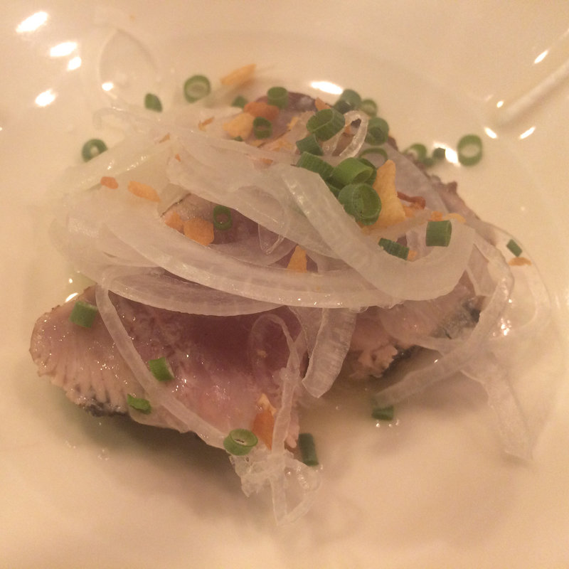 鰹のたたき(レストラン「ロワール」 フレンチ)