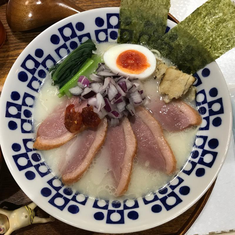 鯛カマと真鴨ウユニ塩湖の塩で。(真鯛らぁー麺 日より)