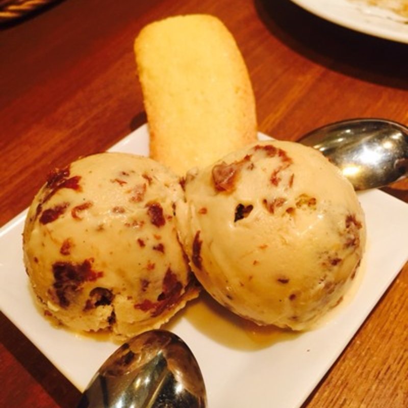 California産ラムレーズンのジェラート レーズンウィッチスタイル(あじる亭 CALIFORNIA)