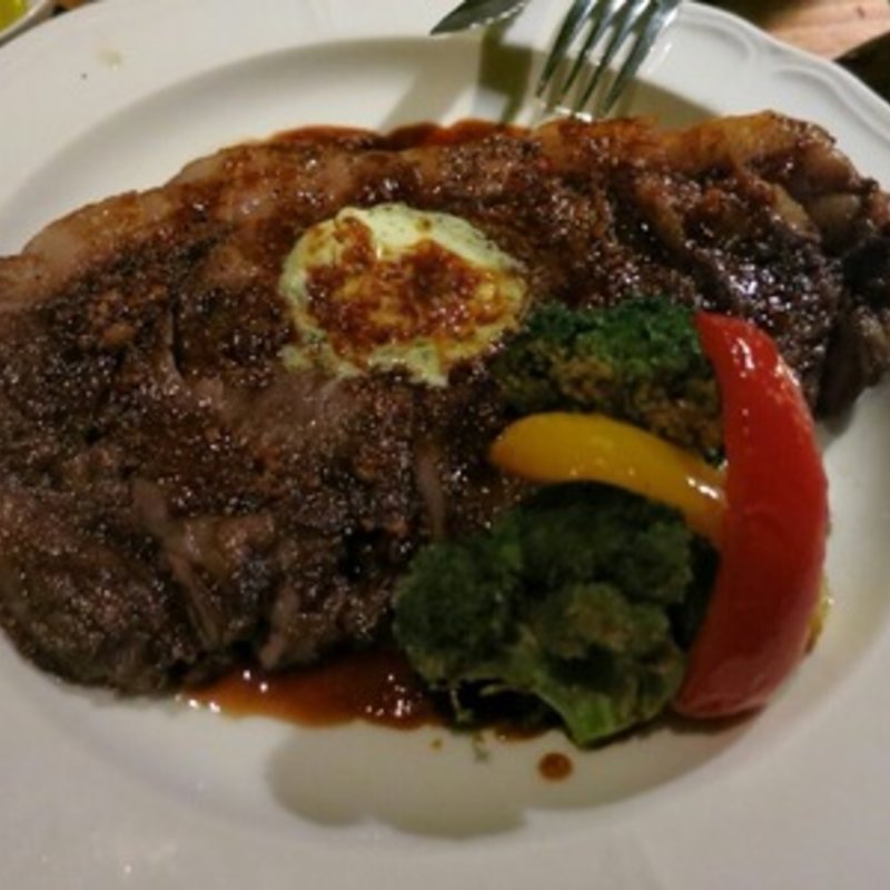 仔牛のステーキ(UOKIN PICCOLO 銀座店 （ウオキン ピッコロ）)