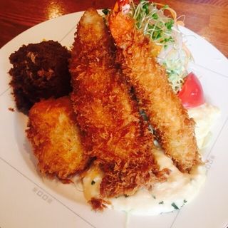 ミックスフライ  （スープ・ライス付き）(レストラン・サカキ （RESTAURANT SAKAKI）)