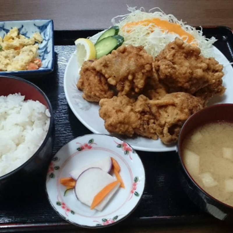 唐揚げ定食(中華飯店　紅蘭 （コウラン）)