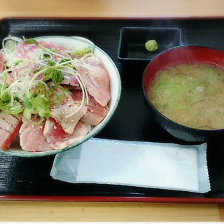 中トロ炙り丼(みなと市場 小松鮪専門店 （コマツマグロセンモンテン）)
