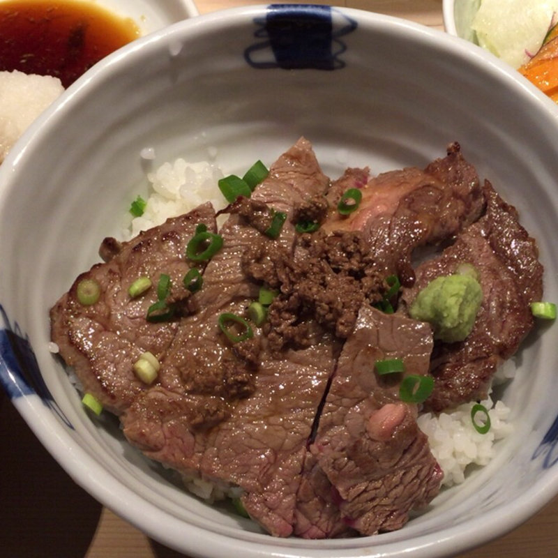 Wステーキ丼(うちだ )
