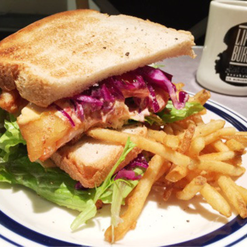 ソフトシェルシュリンプのサンドイッチ(J.S. BURGERS CAFE E-ma梅田店)