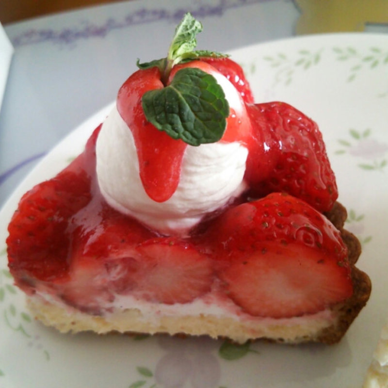 いちごのタルト(ブランジェリー コム・シノワ)