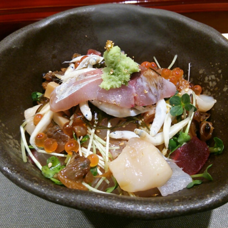 特選海鮮ちらし寿司(鮨なか川)