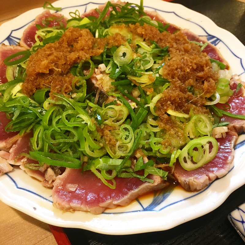 カツオのたたき(蛸八 （たこはち）)