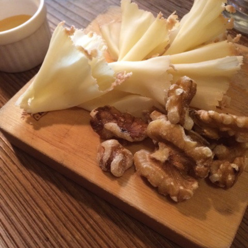 テットドモワンヌ(スタンディングワインバー アワ （standing wine bar awa）)