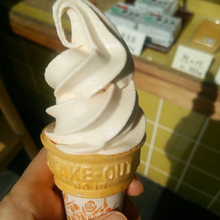 きな粉ソフトクリーム(ナダシンの餅 本店)