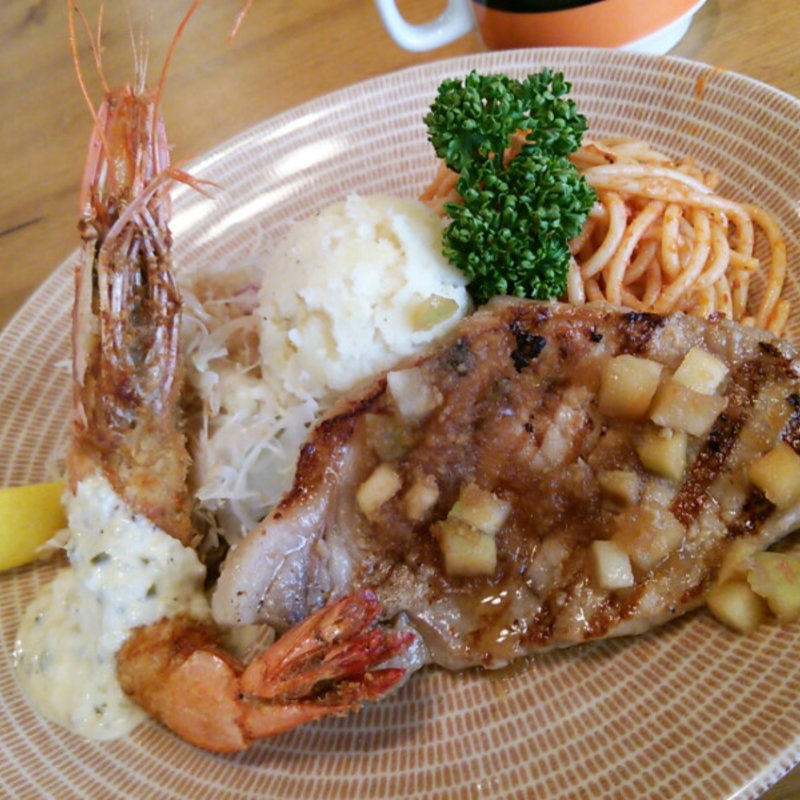 熟成豚のアップルジンジャーソテー(CAFÉ TOKIONA)