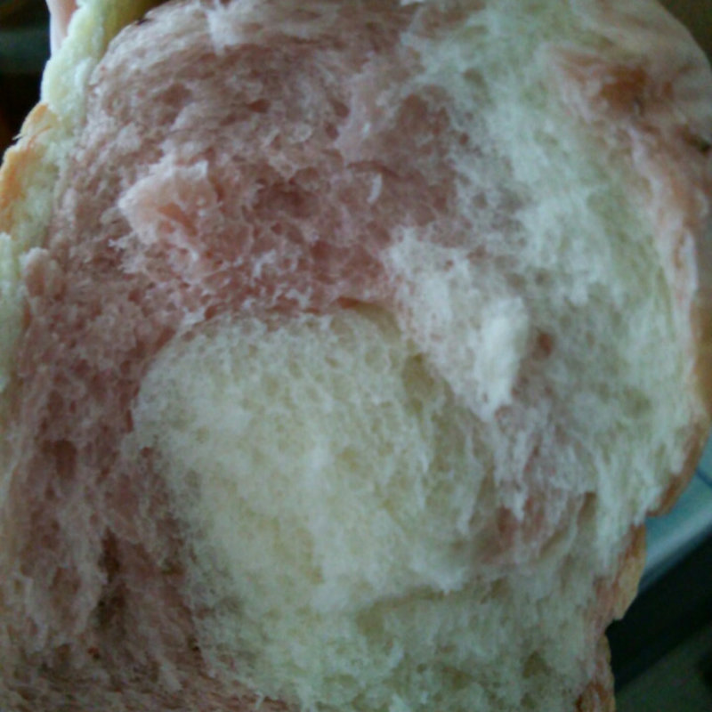 いちごミルクの食パン(ザ・ライブラリーバー The Library Bar)