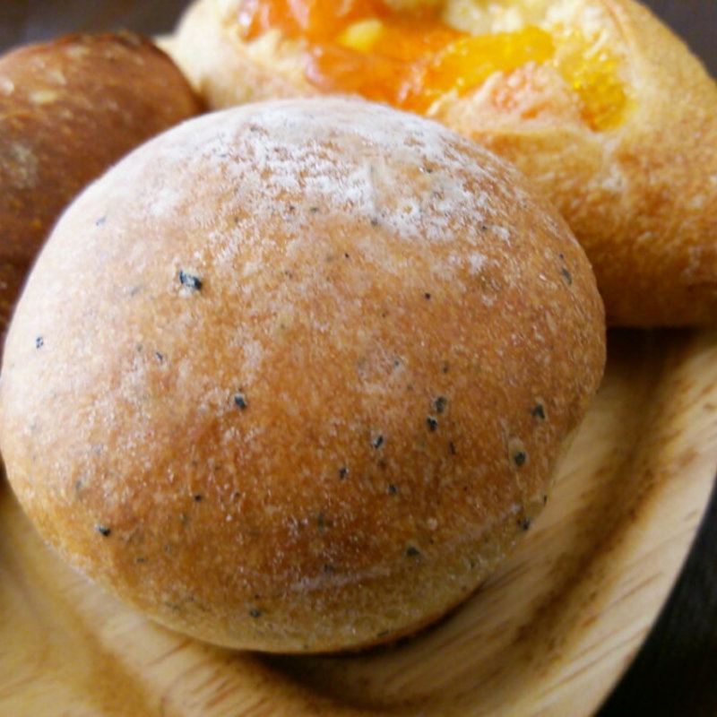 紅茶とホワイトチョコのブリオッシユ(小さなパン屋 nonon.)