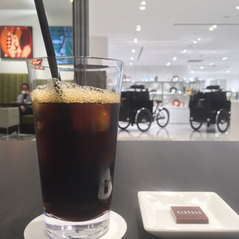 銀座でショッピングに疲れたらコーヒーを飲んで一休みしよう！  