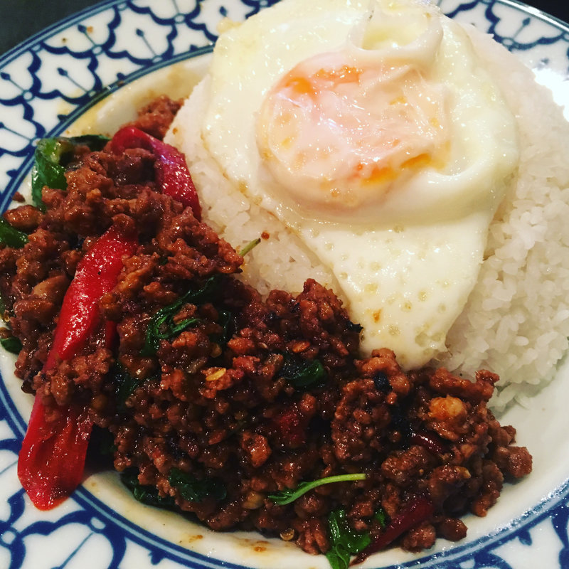 パッガパオラートカオ(タイランド )