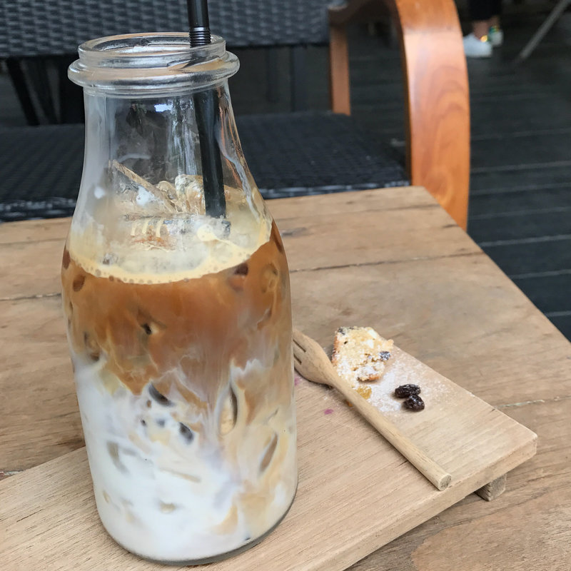 アイスカフェラテ(Iwane goes)