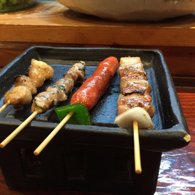 焼き鳥盛り合わせ(けごや 鰓 あぎと)