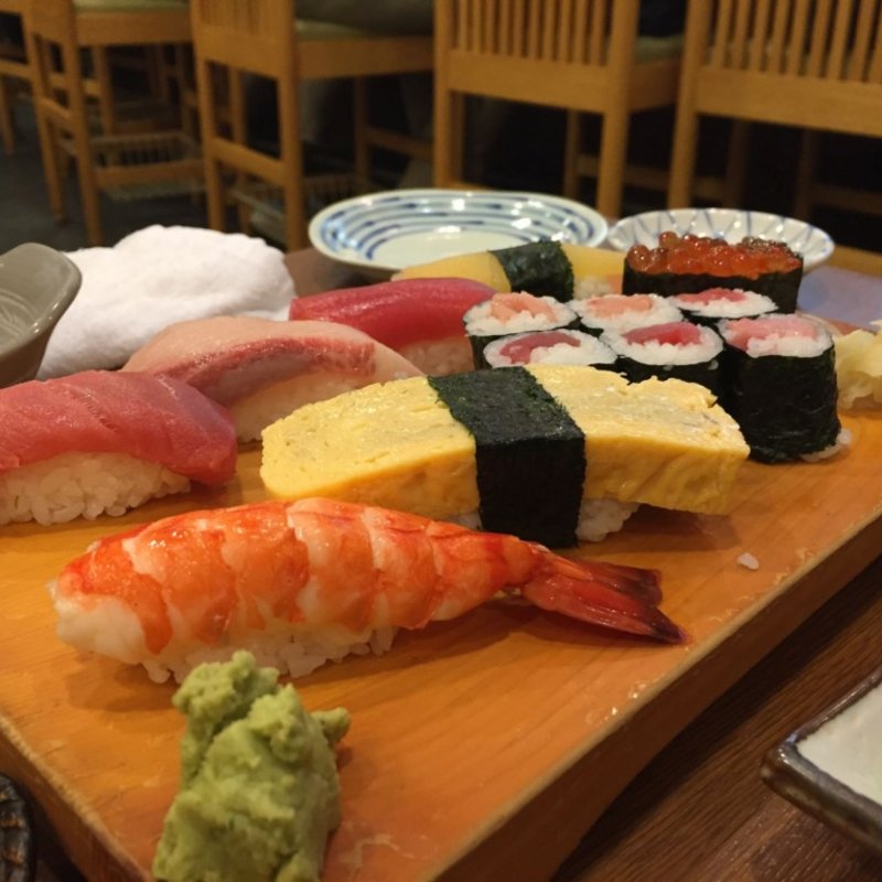 にぎり(いろは寿司)