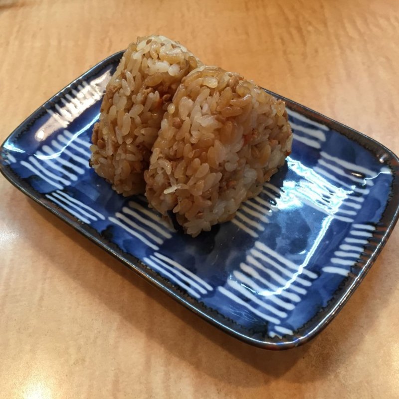 かしわにぎり(麺工房なか)